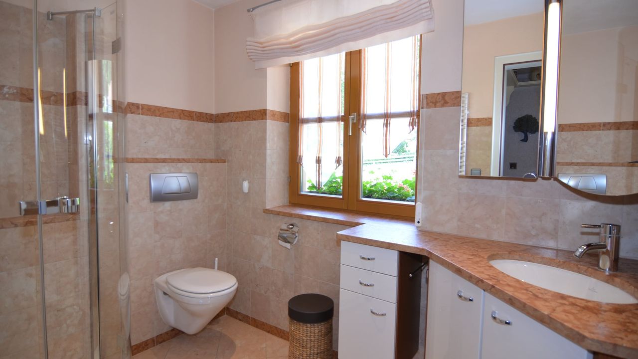 BathRoom BathRoom